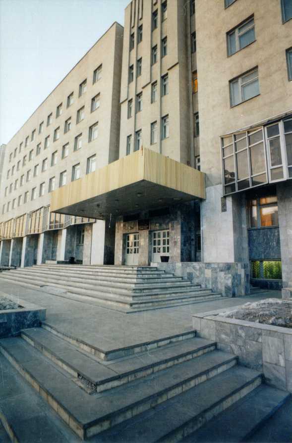 Медицинский институт сургут. Корабль сургут университет. Сургу университет корабль. Университет сургут театр. Энергетиков 22 сургут университет.